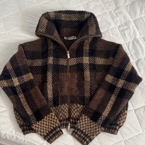zara soft Plaid Zip-Up Jacket
worn once
size s